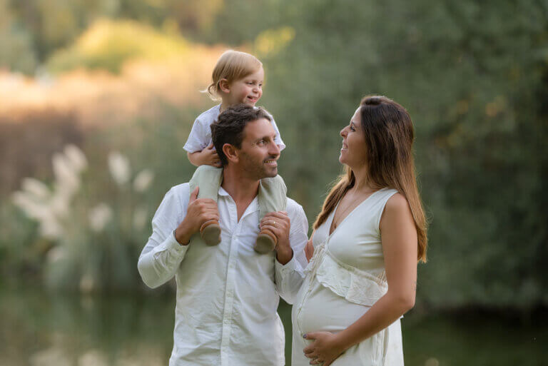 Family photo session in the country side
