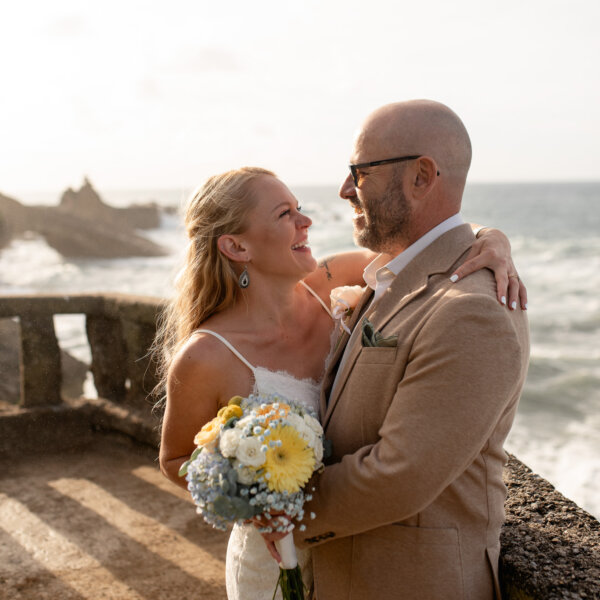 Couple photography in Rocher de la Vierge in Biarrritz